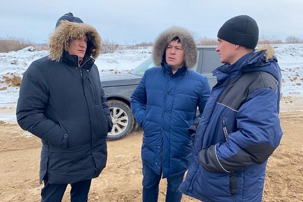 Ильдар Юланов проинспектировал ход строительства дорожных объектов