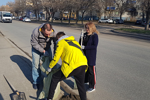 "Башкиравтодор" вышел на общегородской субботник 