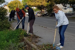 Башкиравтодор вышел на общегородской субботник 