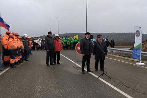 В рамках празднования Дня дорожника Глава республики открыл движение по новому мосту в Караидельском районе 