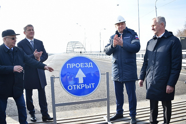  В Уфе запустили движение по новому мосту через реку Белая